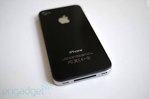 第一篇详尽的 iPhone 4 评测 | 爱范儿