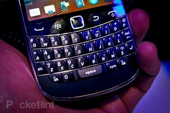 blackberry-bold-9900-first-look-9