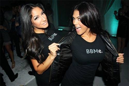 黑莓 BBM 的社交化努力从 6.0 开始 | 爱范儿