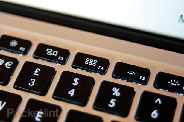 apple-macbook-air-mid-2011-preview-18