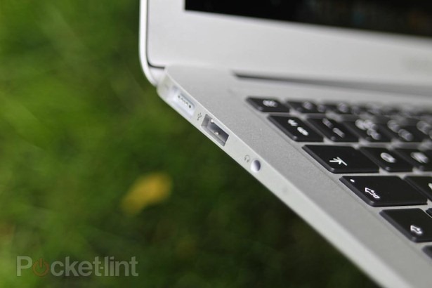 apple-macbook-air-mid-2011-preview-5