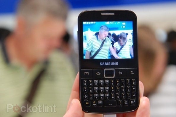 samsung-galaxy-y-hands-on-9