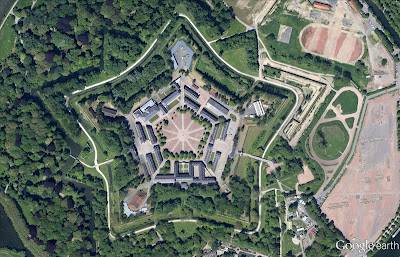 45 度角俯瞰比萨斜塔 在google Maps 上 爱范儿