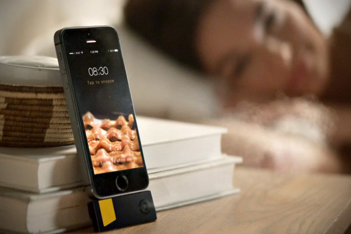 Wake-Up-Smell-The-Bacon-iPhone-Alarm-Clock
