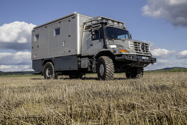 Mercedes-Benz-Zetros-1