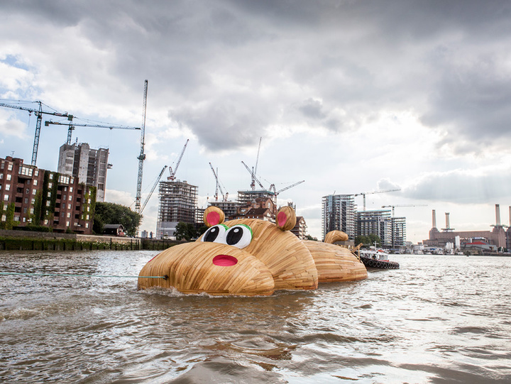 florentijn-hofman-HippopoThames-designboom-02