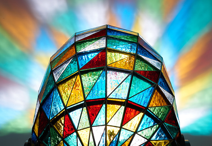 stained-glass-car-dominic-wilcox-designboom-03