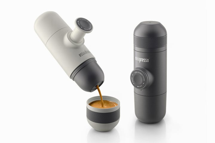 wacaco-minipresso-hand-powered-machine-designboom-01