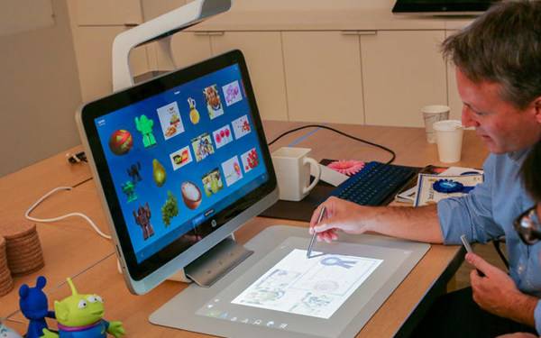 Sprout Computer System 惠普黑科技 Sprout,PC 交互仍可发展 | 爱范儿