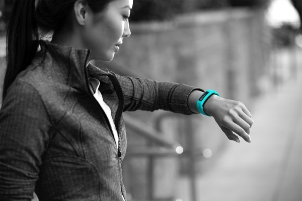 garmin-vivofit-press-shot