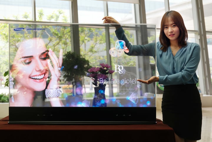 Samsung-Display-55-inch-Transparent-OLED_1_1