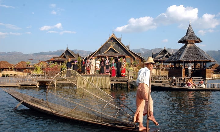 front-myanmar-treasure-resort-Inle-lake-myanmar