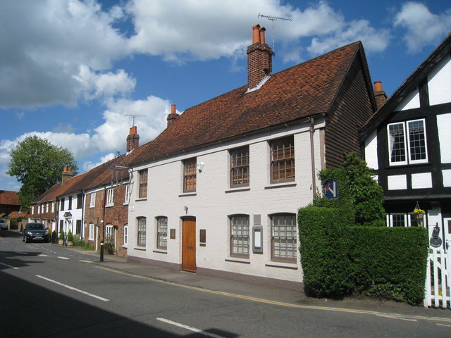 The_Fat_Duck,_High_Street,_Bray_-_geograph.org.uk_-_1271175