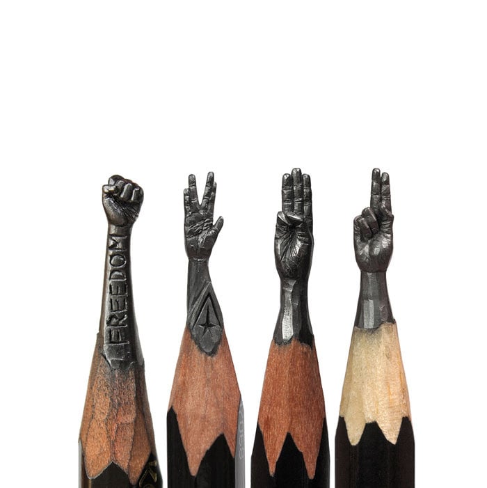 Amazing-Micro-Sculptures-Carved-From-Pencil-Tip-By-Salavat-Fidai13__700