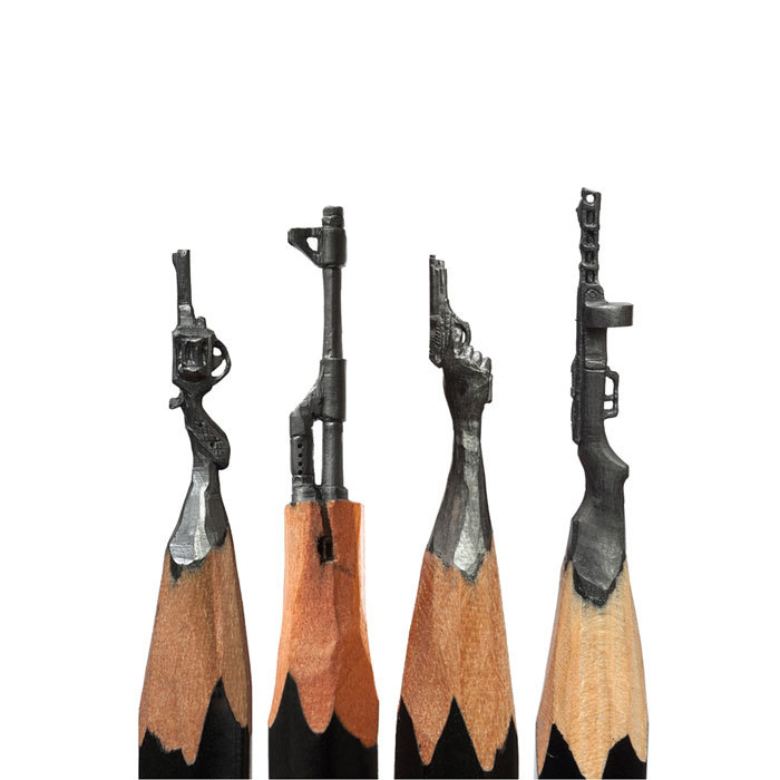 Amazing-Micro-Sculptures-Carved-From-Pencil-Tip-By-Salavat-Fidai19__700