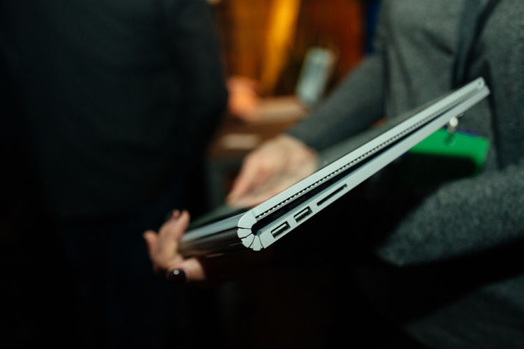 微软Surface Book 这个漏缝的合页,就这么火了| 爱范儿