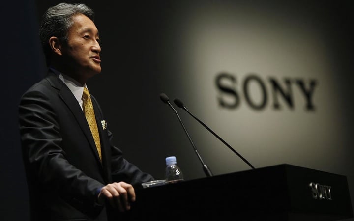 Sony Corp's President and Chief Executive Officer Kazuo Hirai speaks during its corporate strategy meeting at the company's headquarters in Tokyo February 18, 2015. Bolstered by investors' faith in its restructuring, Sony Corp is set to announce a new strategy highlighting the potential of its image sensors, PlayStation and entertainment businesses to help it return to growth after years of losses. REUTERS/Issei Kato (JAPAN - Tags: BUSINESS SCIENCE TECHNOLOGY ENTERTAINMENT)