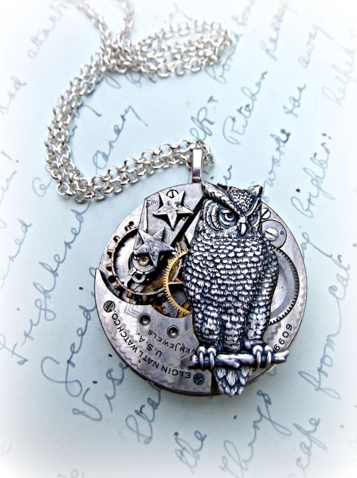 This-Mother-Daughter-Duo-Create-One-of-a-Kind-Jewellery-From-Antique-Pocketwatch-Parts__880