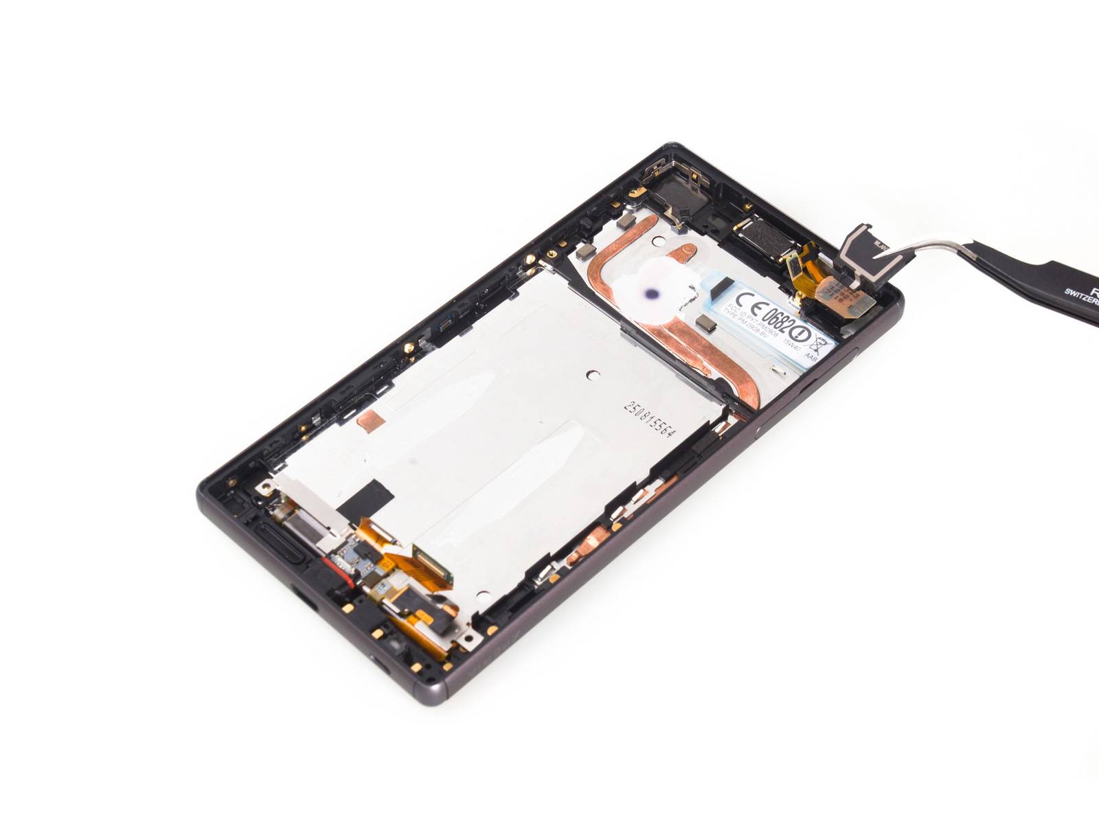 看了这个索尼 Z5 拆解,你就明白防水旗舰内部是