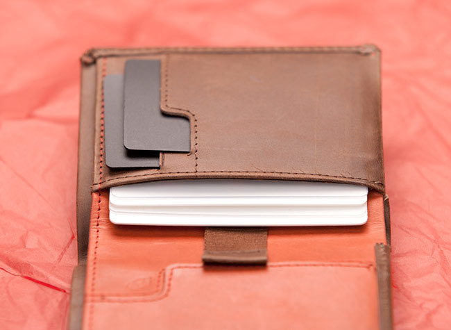 4_bellroy-wnsb-cocoa-texture-bellroywebsite-07