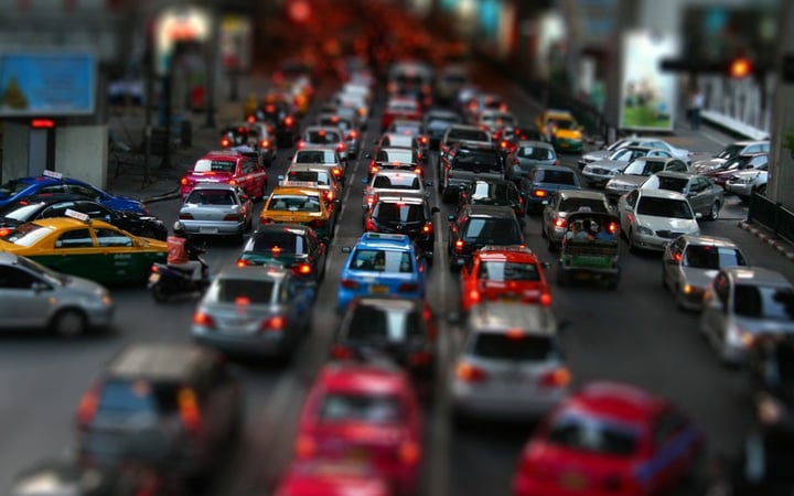 Street-car-traffic-jam_1600x1200