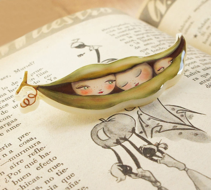 we-create-fairy-tale-inspired-necklaces-with-tiny-scenes-inside-13__880