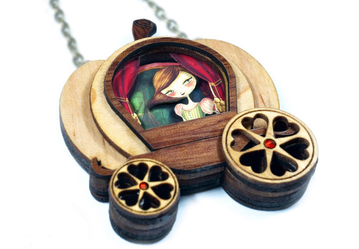 we-create-fairy-tale-inspired-necklaces-with-tiny-scenes-inside-7__880