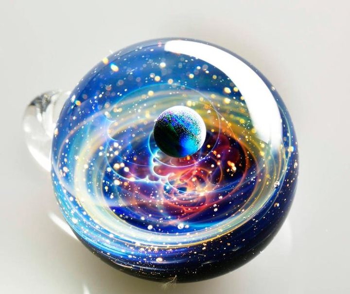 Stunning-Space-Glass-Pendants-by-Satoshi-Tomizu-02