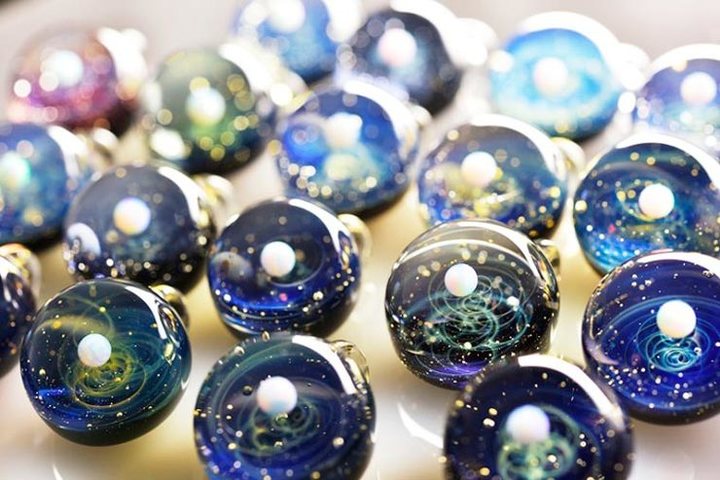 Stunning-Space-Glass-Pendants-by-Satoshi-Tomizu-11