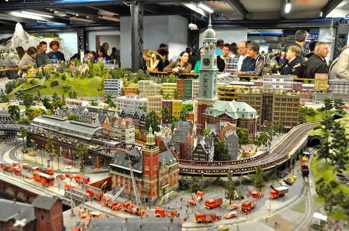 Surreal-Miniatur-Wunderland-Comes-To-Life-homesthetics-3