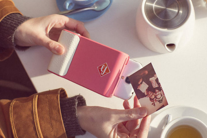 Prynt-turns-your-smartphone-into-a-Polaroid-camera-006