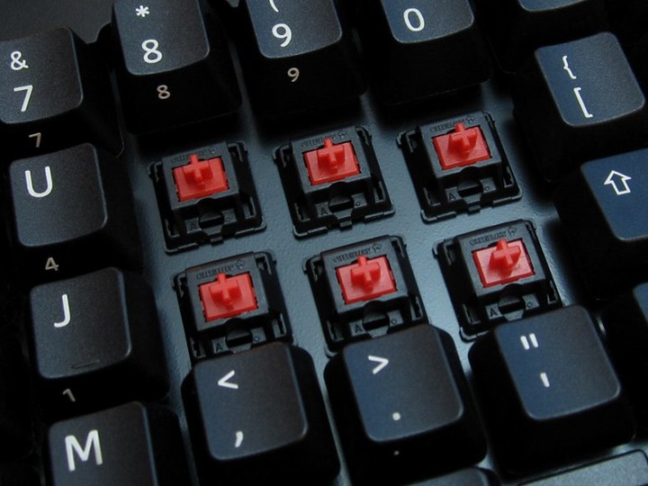truly_ergonomic_computer_keyboard_209_red_switch_large_6