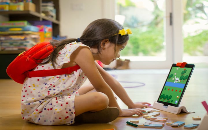 Osmo-Coding-Young-Girl3