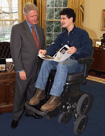 ibot President-Bill-Clinton-and-Dean-Kamen-in-the-White-House,-2000-Clinton-kamen