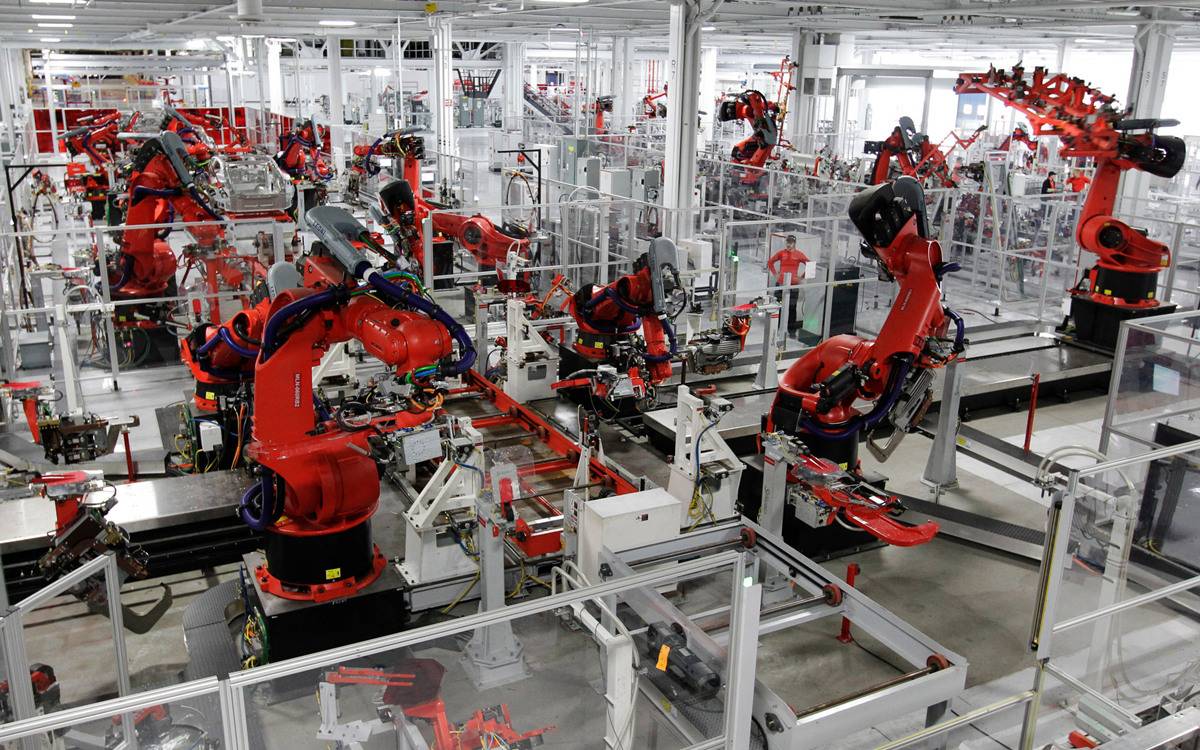 Robots-TEsla-factory