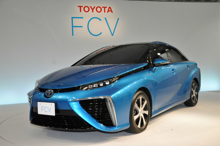 2015-toyota-mirai-02_meitu_2