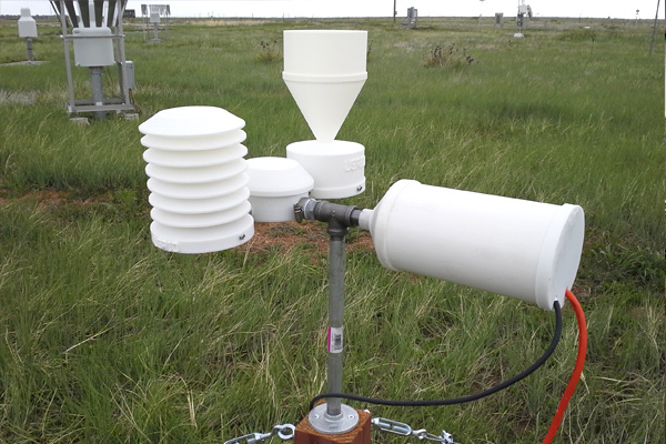 printed_weatherstation_field