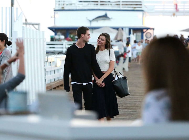 Miranda-Kerr-with-Evan-Spiegel-Out-in-Malibu--07