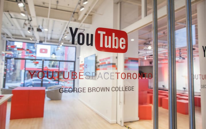 YouTube Space Toronto - lobby entrance_meitu_2