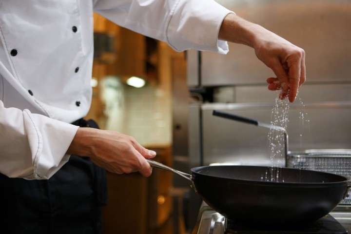 33530403 - chef preparing food