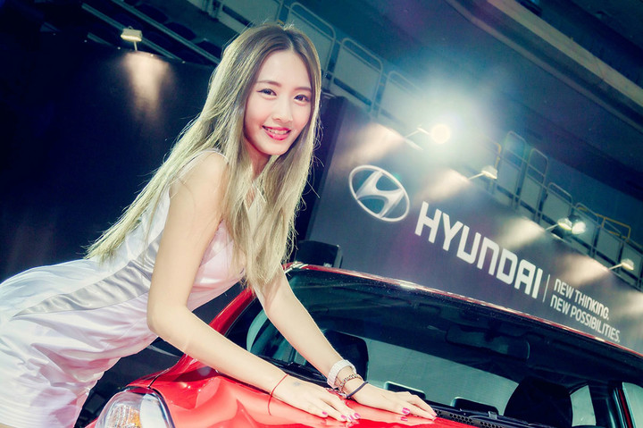 Hyundai-girl02