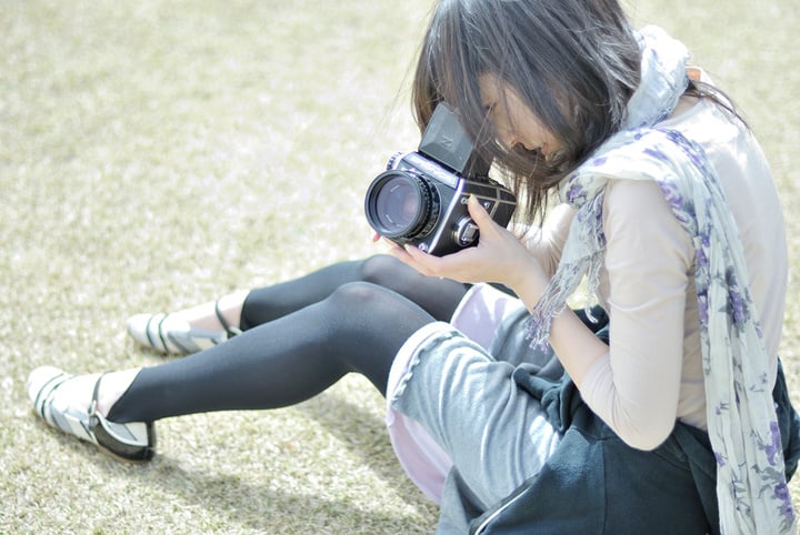 camera-camera-Bronica-girl-01