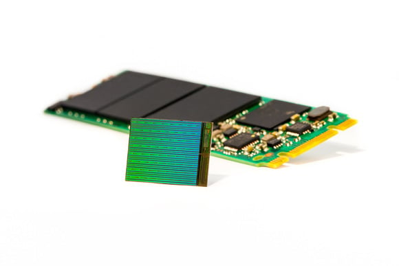 high_res_3d_nand_die_w_m2_ssd-100644226-large