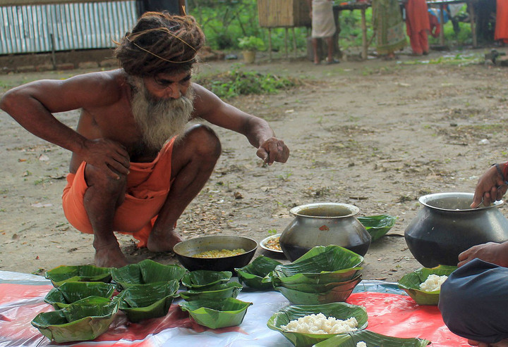 india-food-leaf-bowls