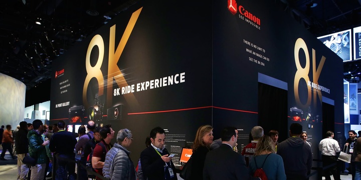 las-vegas-nv---january-07--show-attendees-wait-in-line-for-the-canon-8k-ride-experience-at-ces-201