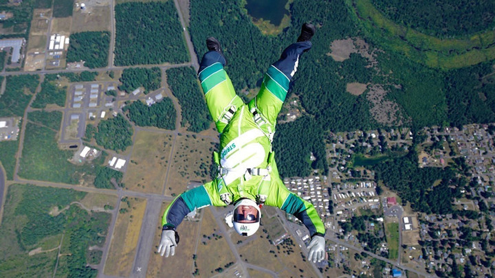 skydiver-withou-parachute-2