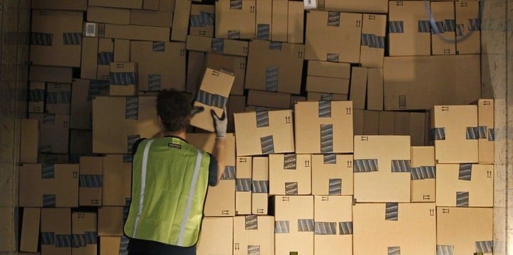 amazon-has-patented-a-system-for-shipping-your-stuff-before-you-order-it-1024x511