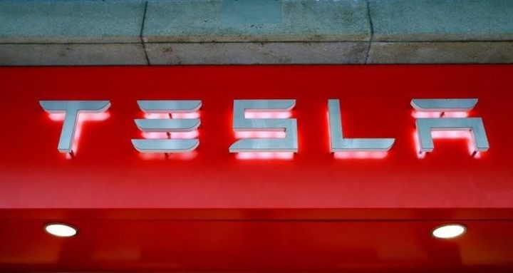 The logo of U.S. car manufacturer Tesla is seen in Zurich, Switzerland July 14, 2016. REUTERS/Arnd Wiegmann/File Photo