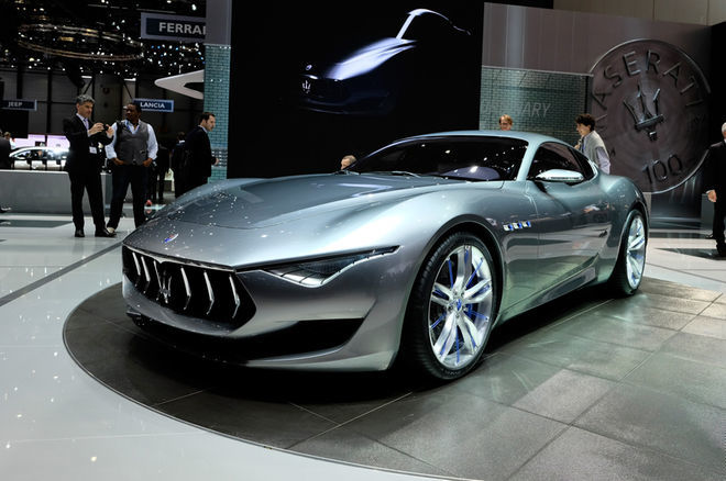 maserati-alfieri-concept-show-floor-front-side-view2