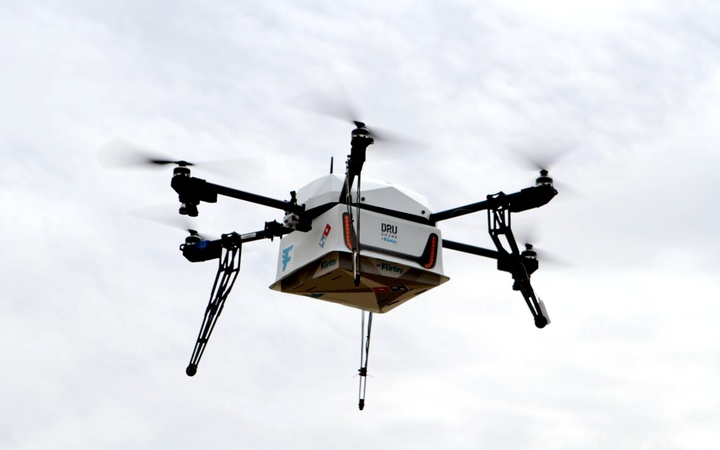 dominos-pizza-delivery-drone-by-flirtey-airborne